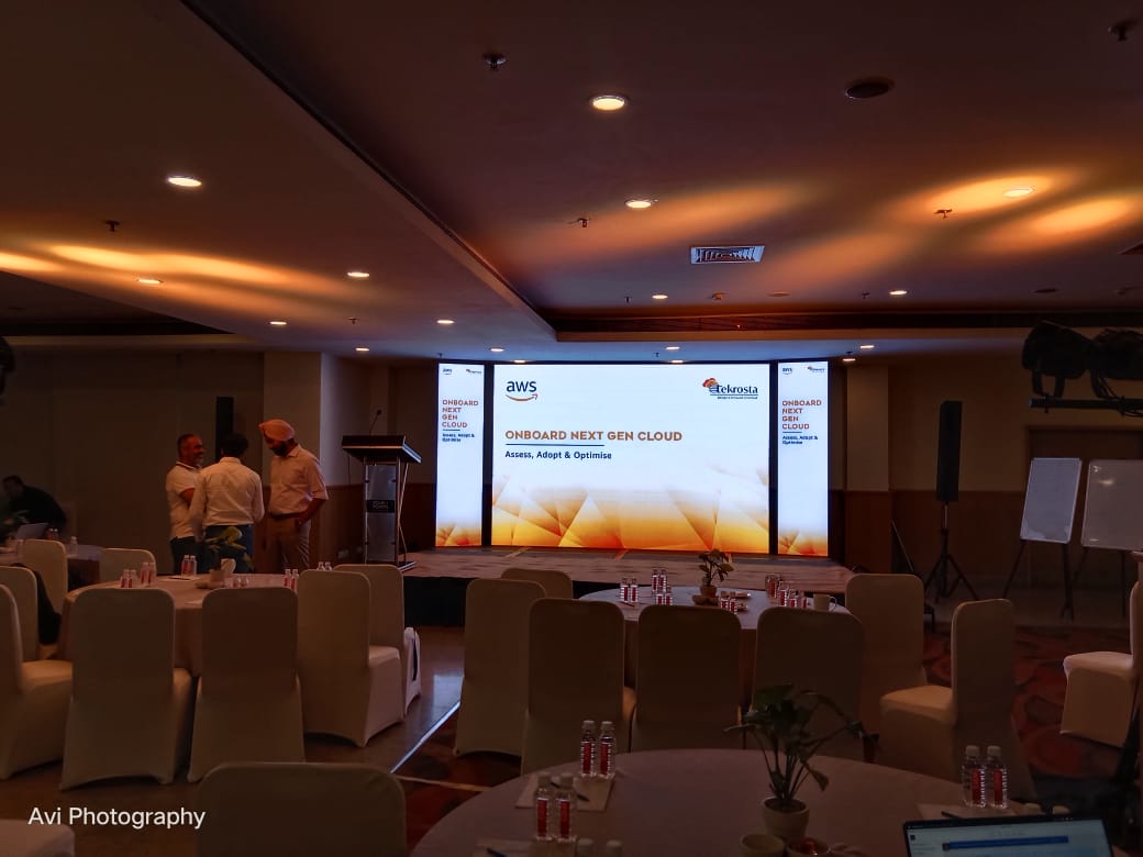 LED Projector on Rent in Greater Noida